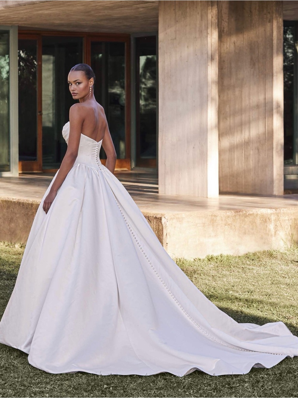 Pronovias Cillian Wedding Dress – Brand New | Never Worn | Never Altered - Picture 7 of 8